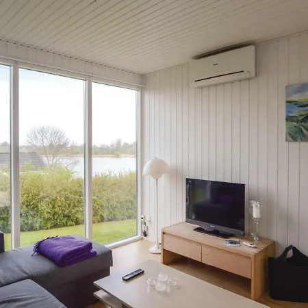 Vakantiehuis Two-bedroom Holiday In *